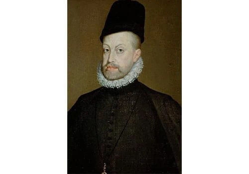 Un hombre vestido con ropas oscuras y formales del siglo XVI y sombrero alto negro con cuello blanco fruncido, posa sobre un fondo liso, pintado en estilo de retrato clásico.